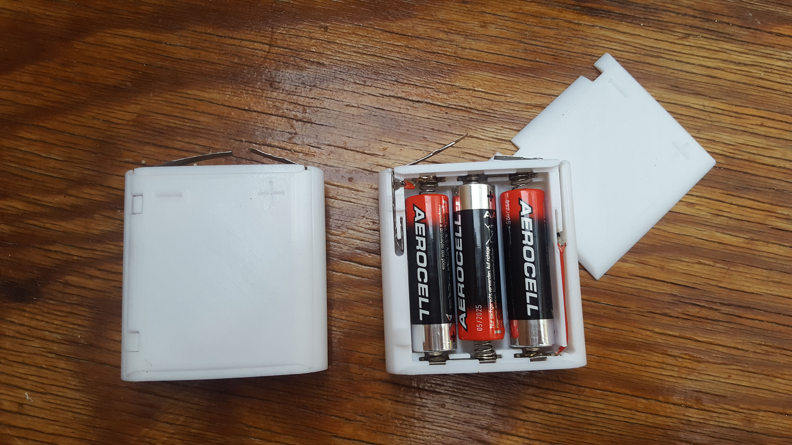 Read more about the article 3LR12 adaptor for AA batteries